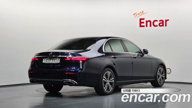 Mercedes-Benz E-Class W213 E250 Avantgarde - фото 1