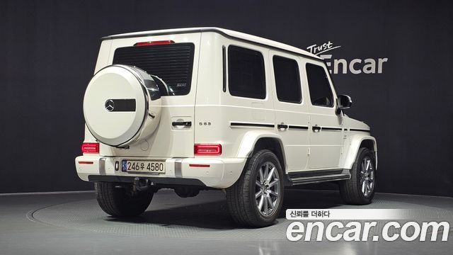 Mercedes-Benz G-Class AMG G63 - фото 1