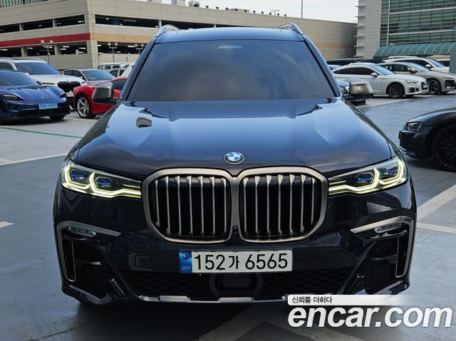 BMW X7 G07 M50i 6STR - фото 2