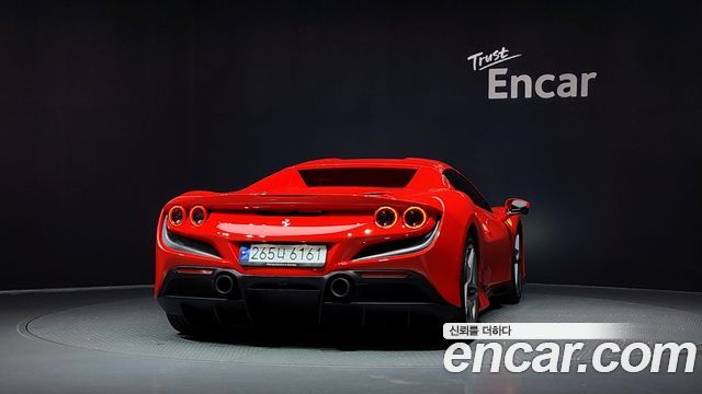 Ferrari F8 3.9 V8 - фото 3