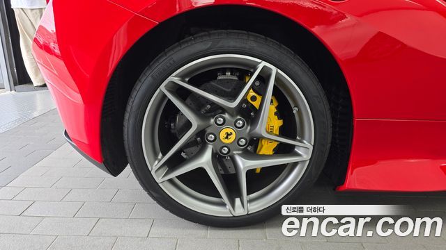 Ferrari F8 3.9 V8 - фото 4