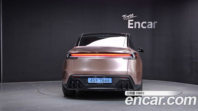Tesla Model Y RWD - фото 2