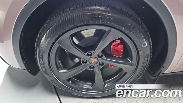 Tesla Model Y RWD - фото 3