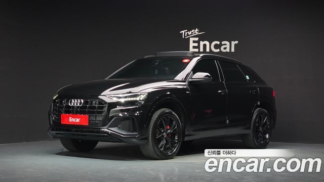 Audi Q8 55 TFSI Quattro Premium - фото 0