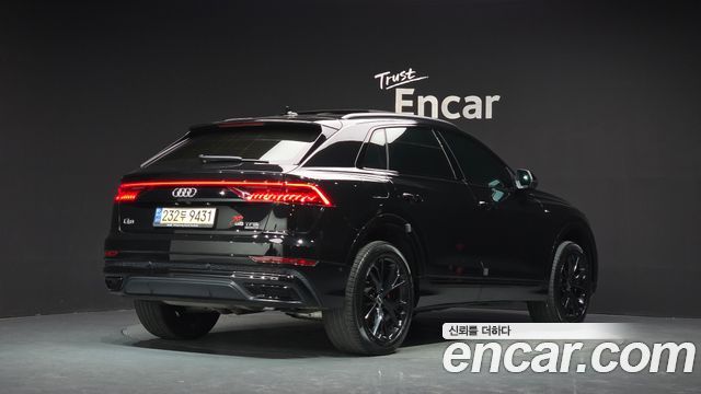 Audi Q8 55 TFSI Quattro Premium - фото 1