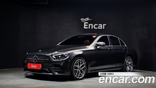 Mercedes-Benz E-Class W213 E220d 4MATIC AMG Line - фото 0