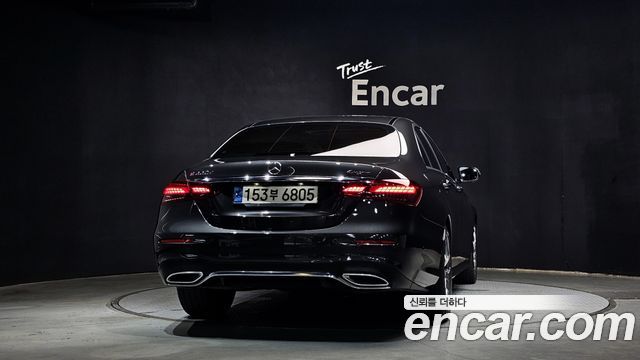 Mercedes-Benz E-Class W213 E220d 4MATIC AMG Line - фото 3