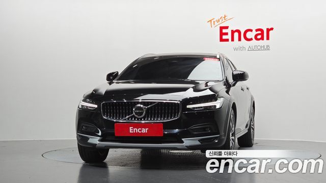 Volvo V90 B5 Ultimate AWD - фото 1