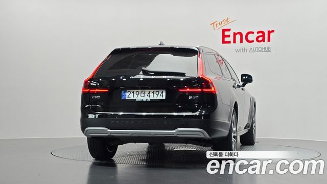Volvo V90 B5 Ultimate AWD - фото 2