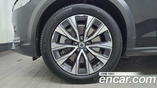 Volvo V90 B5 Ultimate AWD - фото 3