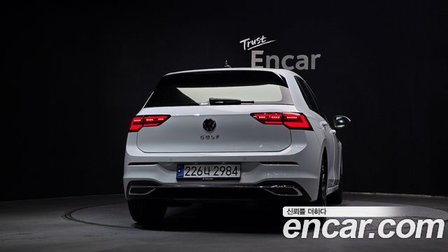 Volkswagen Golf 8-го поколения 2.0 TDI Prestige - фото 3