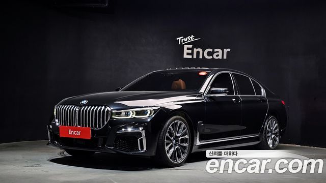 BMW 7-Series G11 740i M Sport - фото 0
