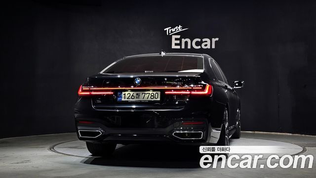 BMW 7-Series G11 740i M Sport - фото 3