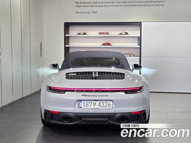 Porsche 911 Carrera 4 GTS Cabriolet - фото 3
