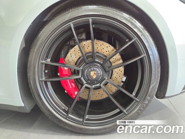 Porsche 911 Carrera 4 GTS Cabriolet - фото 4