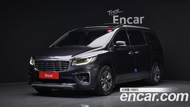 Kia Carnival Новый 9-Seater Luxury - фото 0