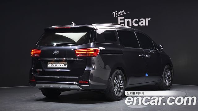 Kia Carnival Новый 9-Seater Luxury - фото 1