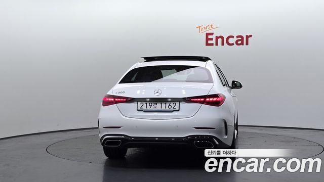 Mercedes-Benz C-Class W206 C200 AMG Line - фото 3