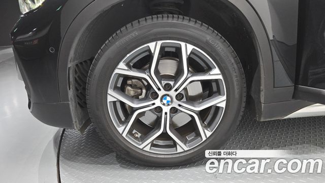BMW X1 F48 xDrive 20i xLine - фото 4