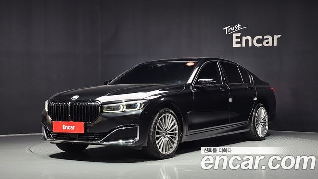 BMW 7-Series G11 740i Design Pure Excellence - фото 0