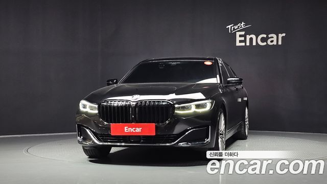 BMW 7-Series G11 740i Design Pure Excellence - фото 2