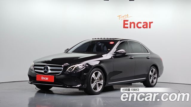Mercedes-Benz E-Class W213 E300 Avantgarde - фото 0