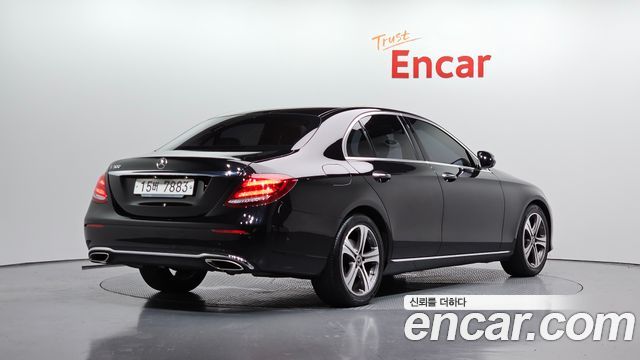 Mercedes-Benz E-Class W213 E300 Avantgarde - фото 1
