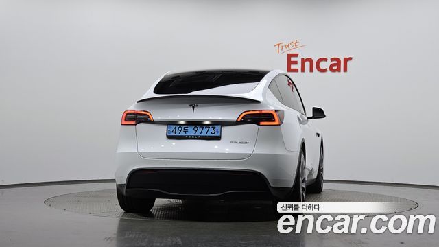 Tesla Model Y Performance AWD - фото 3