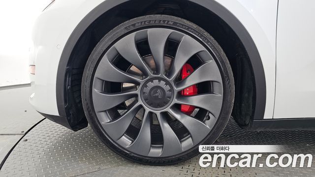 Tesla Model Y Performance AWD - фото 4