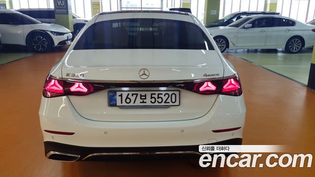 Mercedes-Benz E-Class W214 E300 4MATIC AMG Line - фото 3