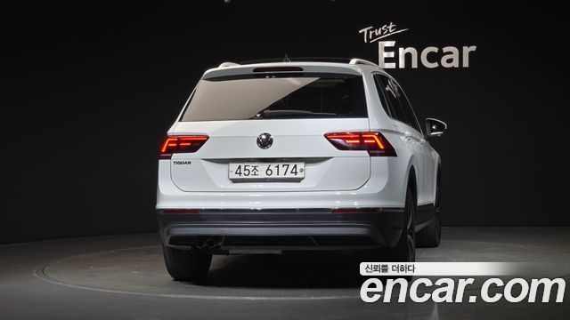 Volkswagen Tiguan 2-го поколения 2.0 TDI Prestige - фото 3
