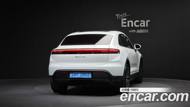 Porsche Macan EV 4S - фото 2
