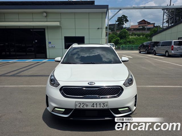 Kia Niro Prestige - фото 1