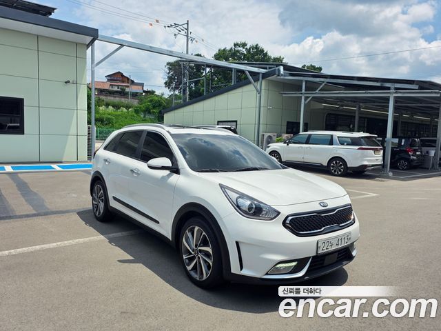 Kia Niro Prestige - фото 2