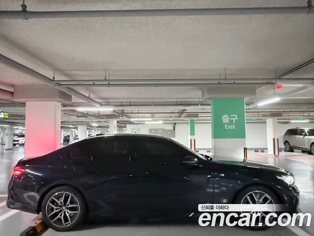 BMW 5-Series G60 520i M Sport - фото 1