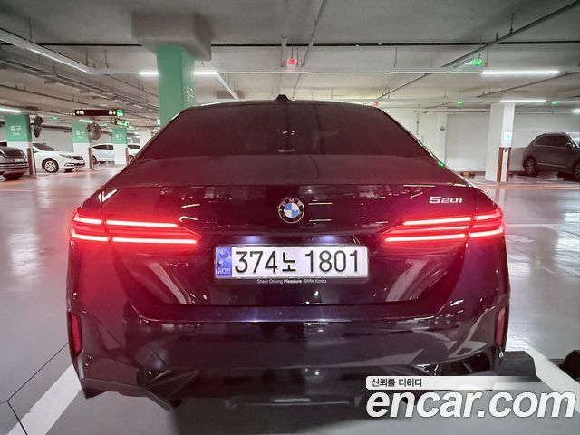 BMW 5-Series G60 520i M Sport - фото 3