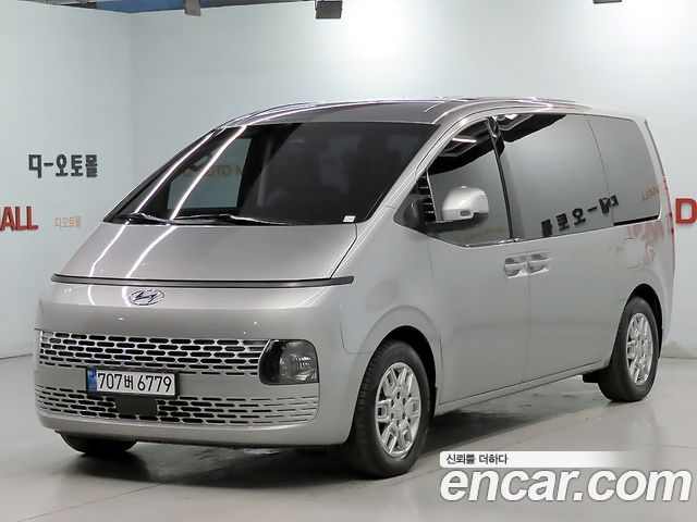 Hyundai Staria Tourer 11-Seater Modern - фото 0