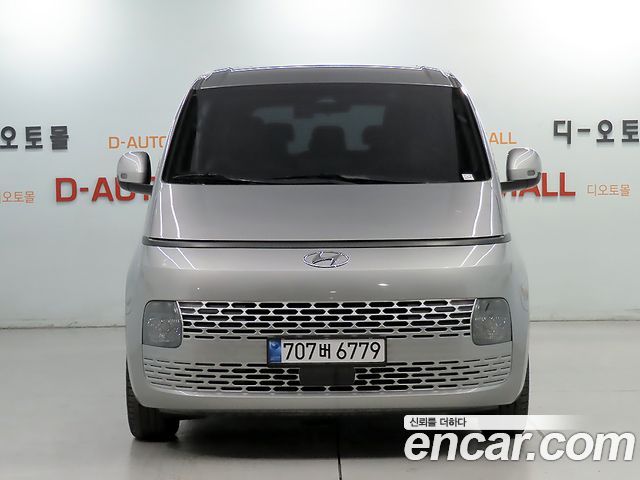 Hyundai Staria Tourer 11-Seater Modern - фото 1