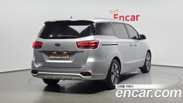Kia Carnival Новый 9-Seater Luxury - фото 1