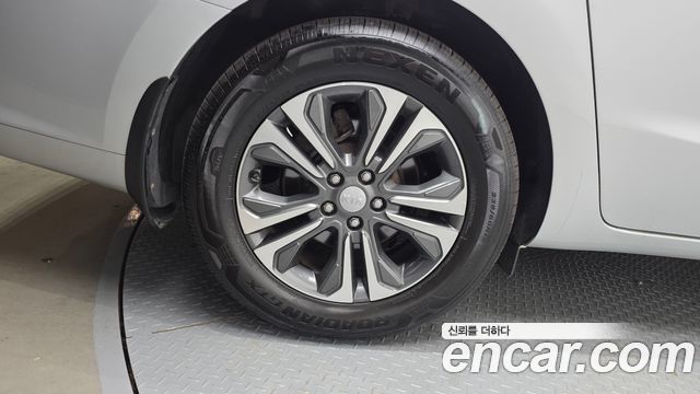Kia Carnival Новый 9-Seater Luxury - фото 4