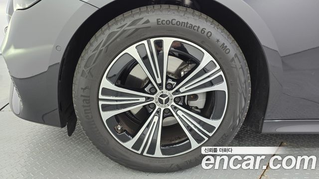 Mercedes-Benz E-Class W214 E200 Avantgarde - фото 4