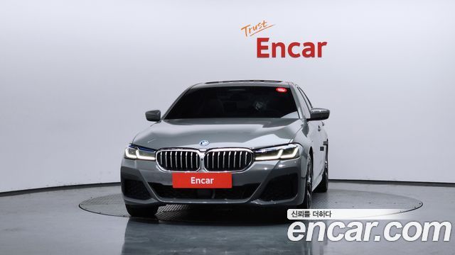 BMW 5-Series G30 530e M Sport - фото 2