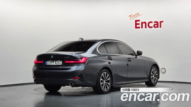 BMW 3-Series G20 320i - фото 1
