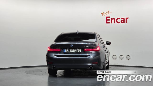 BMW 3-Series G20 320i - фото 3
