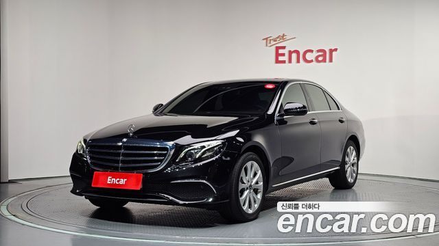 Mercedes-Benz E-Class W213 E220d 4MATIC Exclusive - фото 0