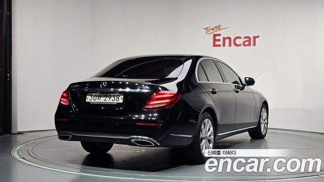 Mercedes-Benz E-Class W213 E220d 4MATIC Exclusive - фото 1