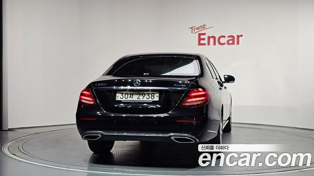 Mercedes-Benz E-Class W213 E220d 4MATIC Exclusive - фото 3