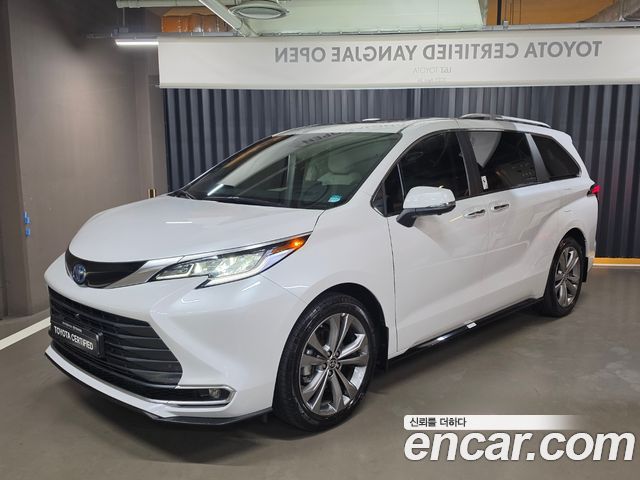 Toyota Sienna 4-го поколения 2.5 Hybrid 2WD - фото 0