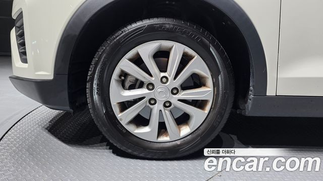 SsangYong Tivoli Gasoline 1.5 2WD V1 - фото 4
