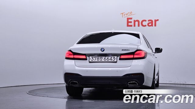 BMW 5-Series G30 520i M Sport - фото 3